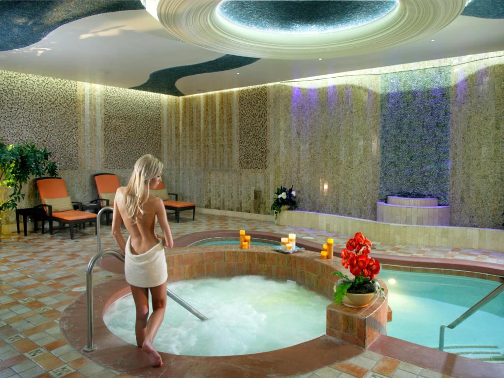 South Point Hotel Casino-Spa - image 6